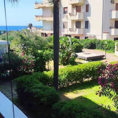 Pati'S House Apartment Giardini Naxos Bagian luar foto